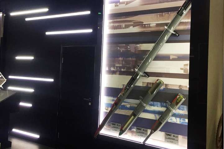 Новосибирский завод показал ракеты на международном форуме. Они уничтожают технику в железобетонных укрытиях и пещерах