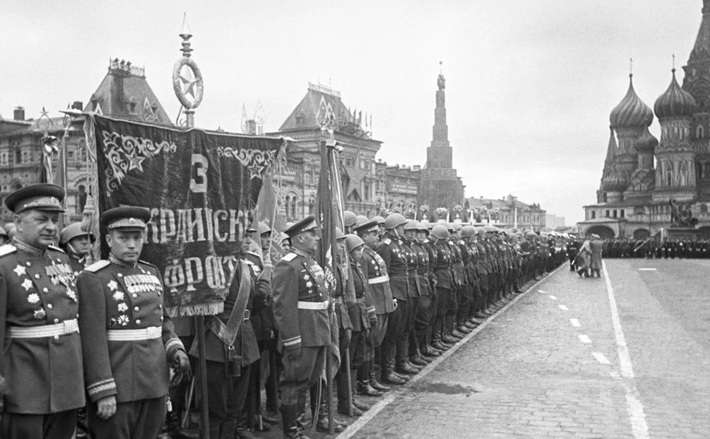 Через века, через года — помните